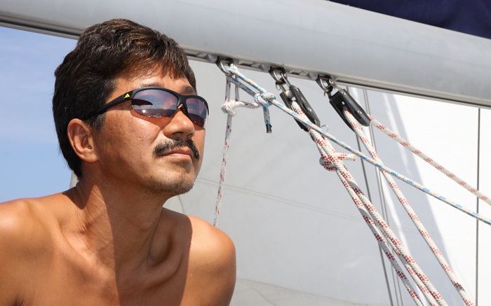 Der Segler <b>Kim Seung</b>-jin auf seiner Yacht vor Beginn seines Abenteuers - 141125_kim_seung_jin_5