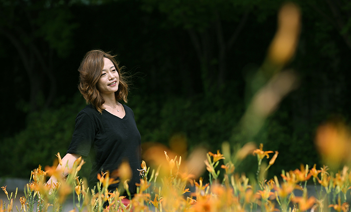Actress_Yoon_Jinsung_Article_01.jpg