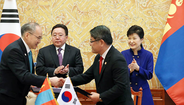 President_Mongolia_Summit_0519_05.jpg