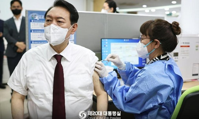 Präsident Yoon empfiehlt zweite Booster-Impfung