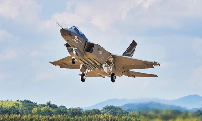 Erfolgreicher Erstflug der KF-21: Südkorea tritt dem Supersonic Fighter Club bei