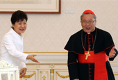 Präsidentin Park trifft Oberhäupter der katholischen Kirche