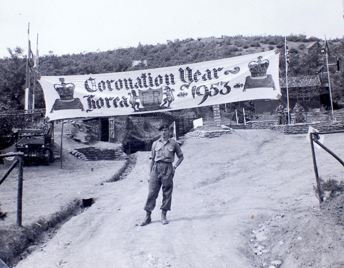 Banner für die Krönung der Queen im Jahr 1953 kehrt nach Großbritannien zurück