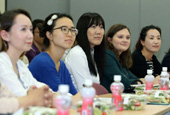 Ausländische Studierende lernen mehr über koreanische Geschichte