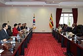 Korea und Uganda einigen sich auf Stärkung ihrer wirtschaftlichen Zusammenarbeit