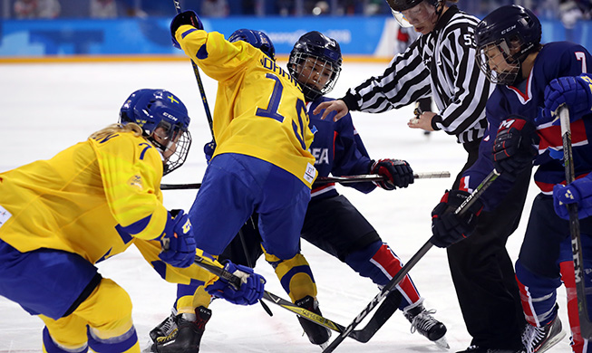 Vereintes Frauen-Eishockey-Team Korea unterlag Schweden 0:8