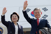 Präsident Moon Jae-in zu Besuch in Vietnam und den VAE