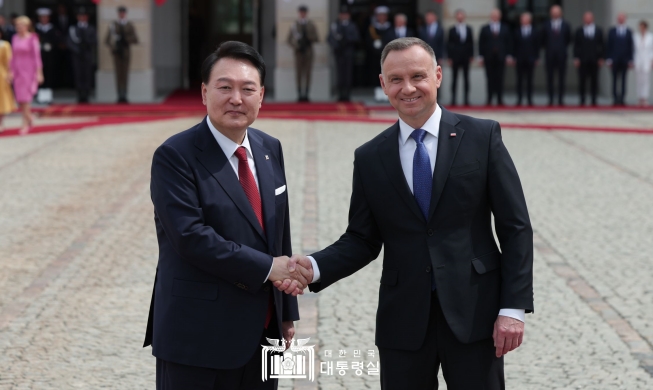 Blick auf den Staatsbesuch von Präsident Yoon in Litauen und Polen