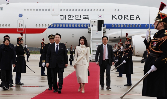 Präsident Yoon wirbt für die Busan World Expo 2030 in Paris