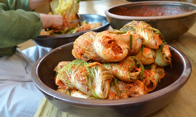Neuer Rekord von Exportvolumen von Kimchi mit der Verbreitung des Tages von Kimchi