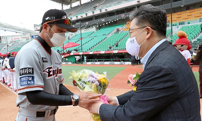 Eröffnung der koreanischen Pro-Baseball-Saison erregt international Aufmerksamkeit