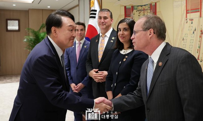 Präsident Yoon traf sich mit der Delegation des US-Repräsentantenhauses