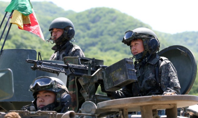 Gomshin – die Partnerinnen der jungen Wehrpflichtigen in Korea