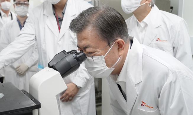 Präsident Moon: Korea wird erfolgreich einen COVID-19-Impfstoff entwickeln