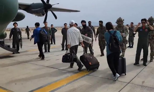28 koreanische Staatsbürger mit militärischem Transportflugzeug aus dem Sudan evakuiert