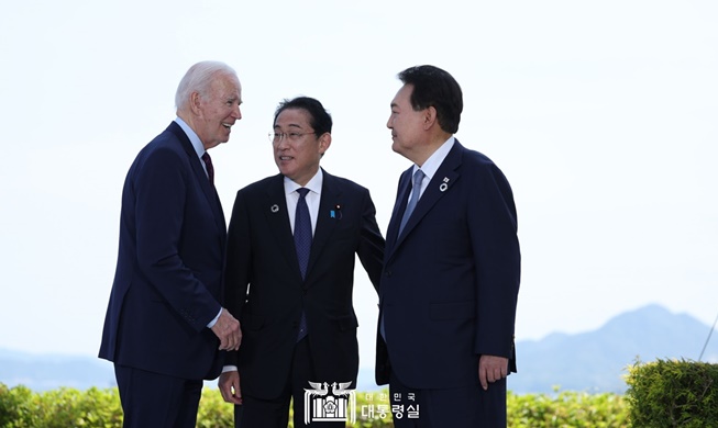 Gipfeltreffen zwischen Südkorea, Japan und den USA: verstärkung ihrer strategischen Kooperation