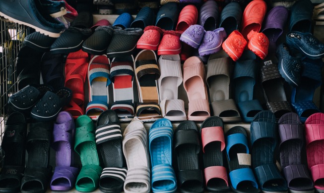 Slipper, Slides und Sandalen – koreanische Schuhkultur