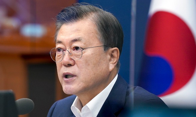 Koreanisches Präsidentenpaar lässt sich impfen