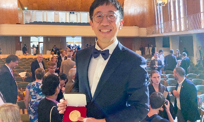 Südkoreanischer Mathematiker Huh June mit prestigeträchtiger Fields-Medaille ausgezeichnet
