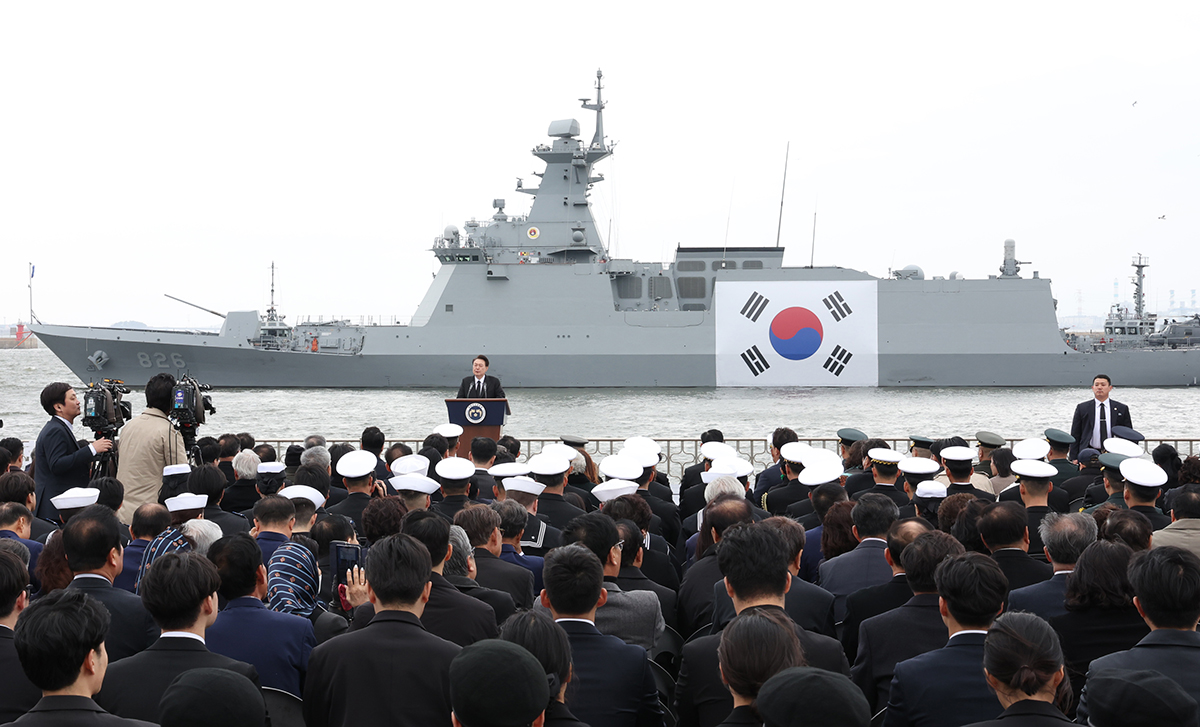 Am 22. März hält Präsident Yoon Suk Yeol bei einer Zeremonie anlässlich des 9. Tags zur Verteidigung des Gelben Meeres im 2. Flottenkommando der Marine der Republik Korea in Pyeongtaek, Provinz Gyeonggi-do ab. 