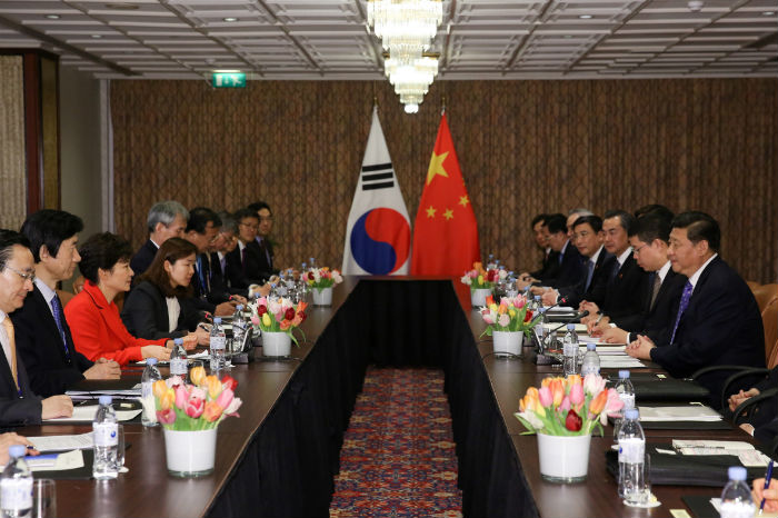 한국과 중국의 양국 정상은 23일 정상회담을 갖고 북핵 및 FTA 타결에 대해 심도있게 논의했다. (사진: 청와대)
