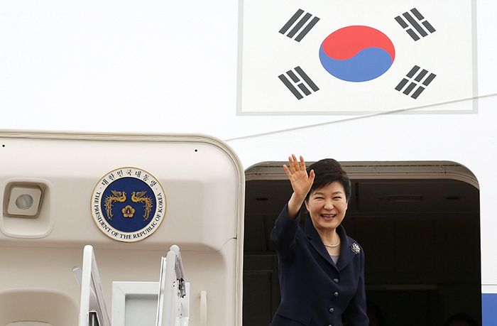 Park Geun-hye departs Seoul Air Base today for Ethiopia. She will pay state visits to Ethiopia, Uganda, Kenya and France from May 25 to June 4.