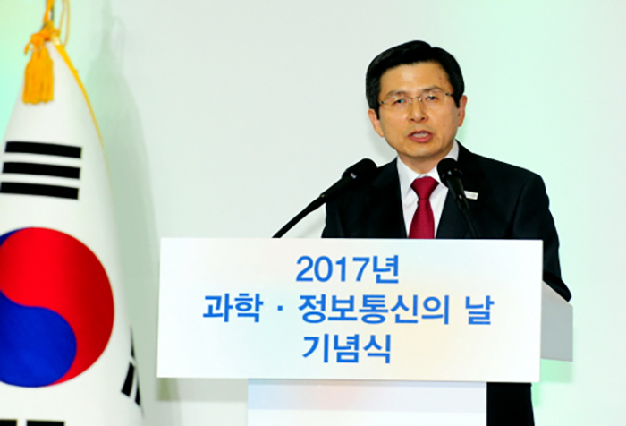 170424_actingpresident_art1.jpg