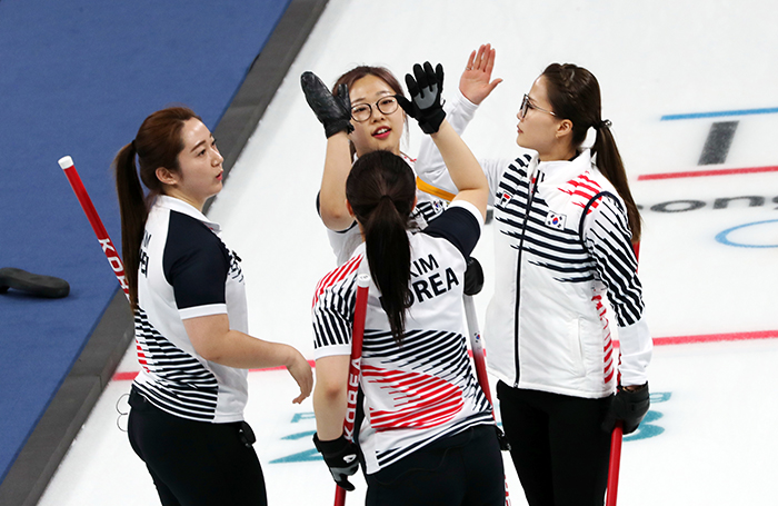 180219_koreacurling_art2.jpg