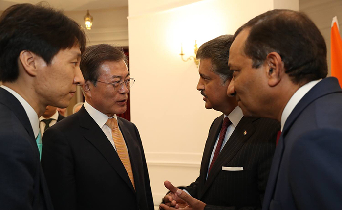 180711_presidentmoonindia_art2.jpg