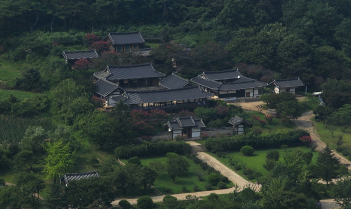 Ein einzigartiges Merkmal der Byeongsan Seowon ist die architektonische Schönheit, die sich im Einklang mit der umgebenden Landschaft befindet. ⓒ Amt für Kulturerbeverwaltung
