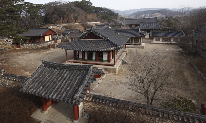 Die Sosu Seowon ist die älteste private neo-konfuzianistische Akademie Koreas. Sie wurde von Ju Sebung (1495-1554) im Jahr 1543 gegründet. ⓒ Amt für Kulturerbeverwaltung