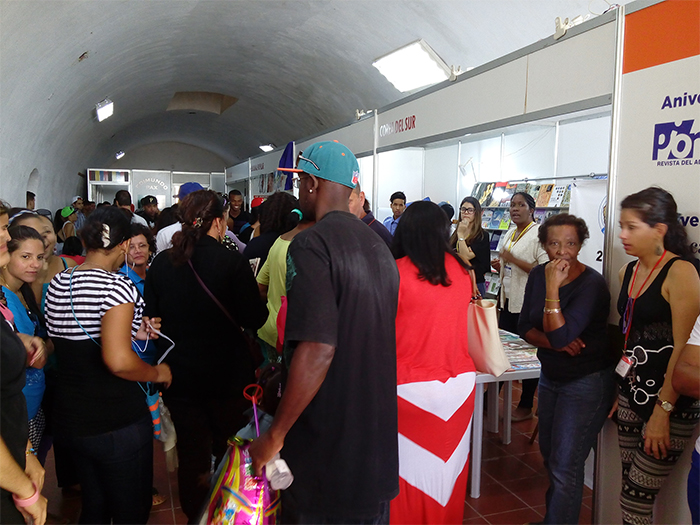 Cubans attend a Korean speech contest and show their great interest in all things Korean.