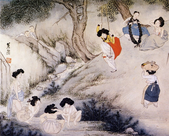 ‚Scenery on Dano Day' (단오풍정), Gemälde von Shin Yun-bok (1758-?) (신윤복), ist eine der berühmtesten Darstelllungen des Dano-Feiertags. An diesem Tag haben die Frauen ihre Haare traditionellerweise mit wohlduftenden Blumenessenzen gewaschen.