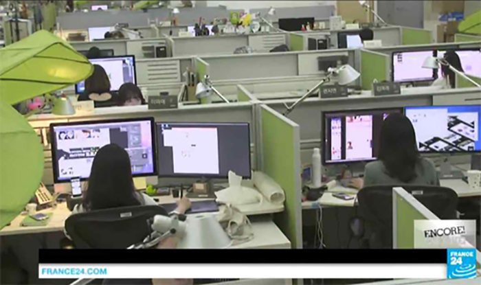 France 24 focuses on Korean online comic strips and cuisine on June 1 and 2. It took a close look at Korean webtoons, calling online comics a new sector that could lead to a new phase of the ongoing Korean Wave.
