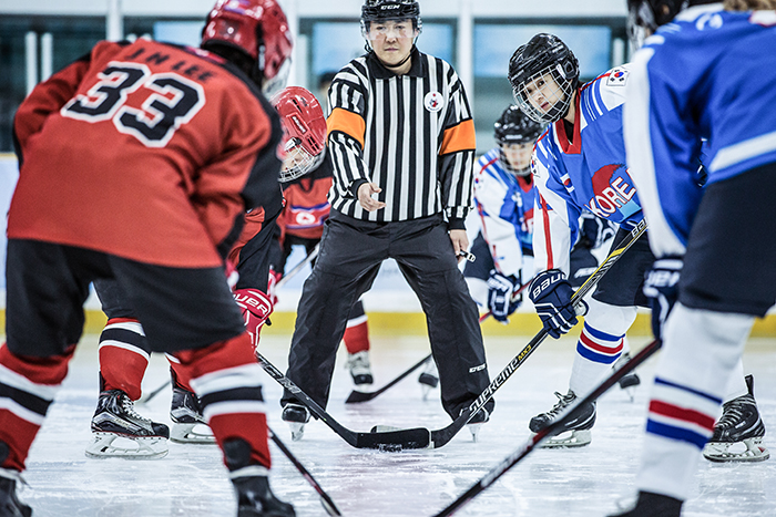 „Take Off 2“ basiert auf der wahren Geschichte der koreanischen Eishockey-Nationalmannschaft der Frauen.

