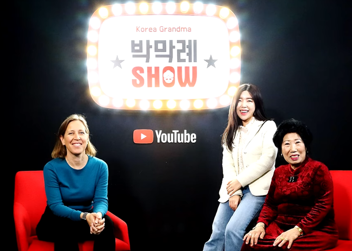 Dieser am 21. April veröffentlichte YouTube-Clip zeigt das Treffen zwischen YouTube-CEO Susan Wojcicki (links) und der beliebtesten koreanischen Oma Park Makrye (rechts). Am 23. April hatte der Clip mehr als 365.000 Aufrufe und über 20.000 Likes. ⓒ YouTube