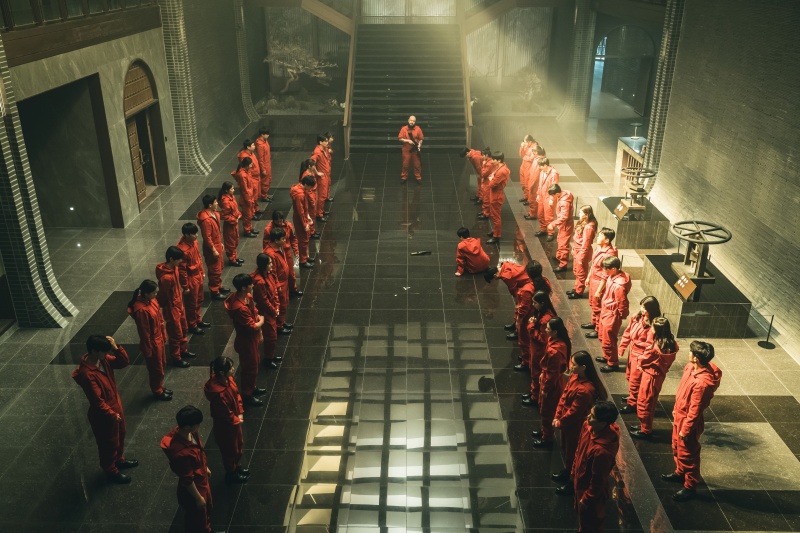 Der globale Streaming-Dienst Netflix gab am 18. Januar 2022 bekannt, dass mehr als 25 koreanischsprachige Werke im Jahr 2022 veröffentlicht werden. Abgebildet ist eine Momentaufnahme von „Money Heist: Korea – Joint Economic Area“, eine koreanische Adaption der erfolgreichen spanischen Serie „Haus des Geldes“.