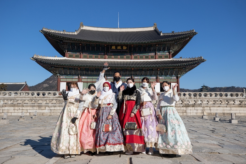 Laut einer jährlichen nationalen Image-Umfrage 2021 des koreanischen Kultur- und Informationsdienstes sagen mehr als 80 Prozent der globalen Befragten, dass Korea ein positives nationales Image besitzt. ⓒ Korea.net DB 