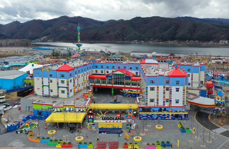 Das Legoland Korea Resort wird am Kindertag, dem 5. Mai 2022, in der Stadt Chuncheon, Provinz Gangwon-do eröffnet.