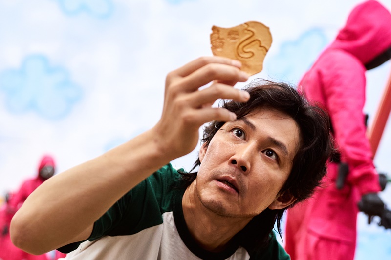 Diese Szene aus der Netflix-Serie „Squid Game“ zeigt den Hauptdarsteller Seong Gi-hun, gespielt von Lee Jung-jae. ⓒ Netflix
