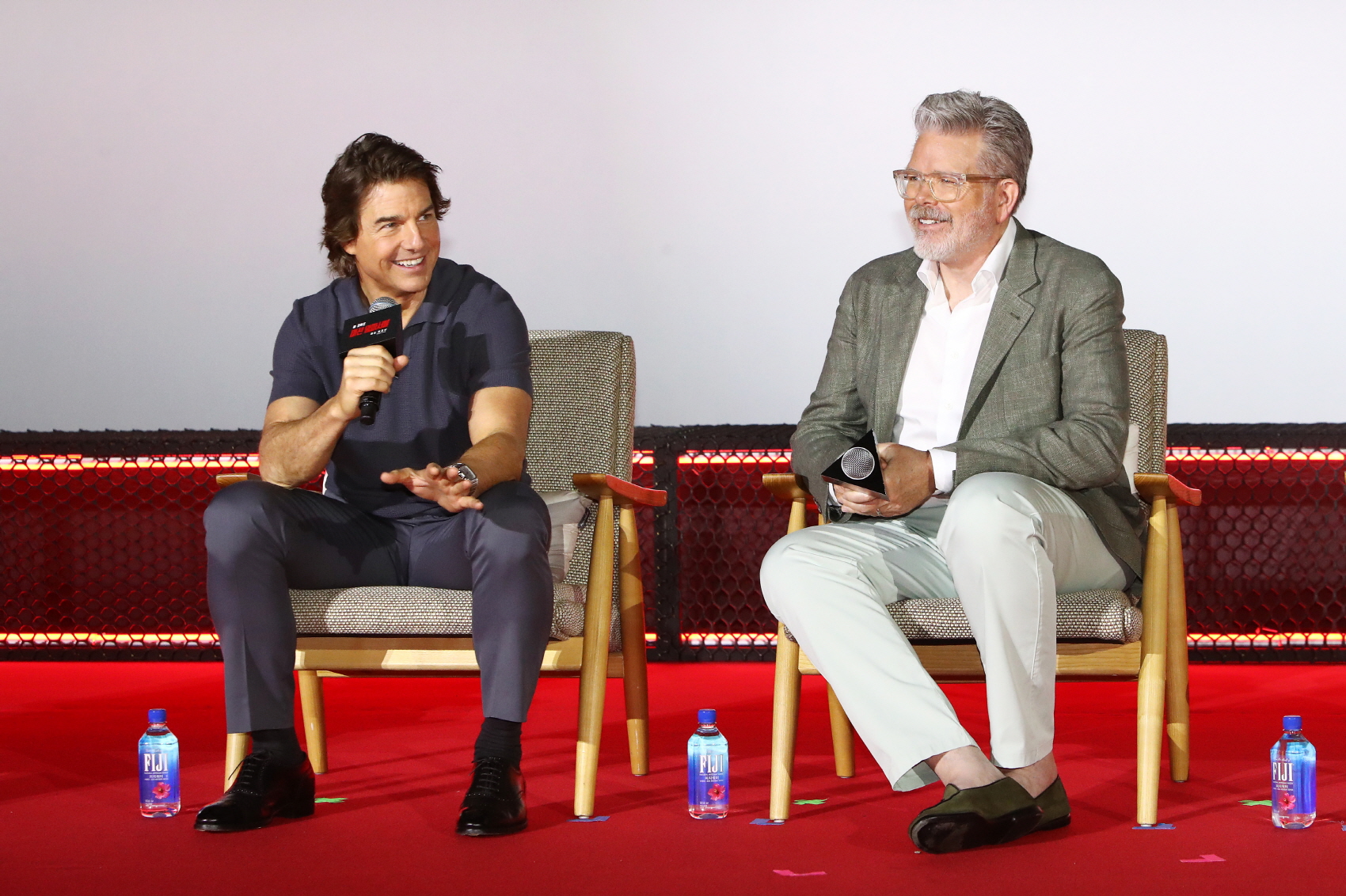 Schauspieler Tom Cruise (links) antwortete am 29. Juni im Lotte Cinema in der Lotte World Mall bei der Pressekonferenz vom Film „Mission: Impossible – Dead Reckoning Part One (Mission Impossible 7)“ auf die Fragen von Journalisten. ⓒ Lotte Entertainment