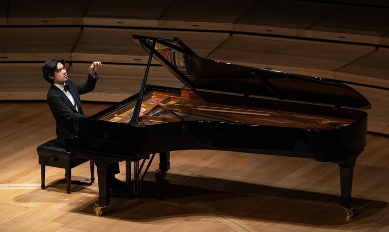 Der koreanische Pianist Lim Yunchan gewann bei den “Gramophone Classical Music Awards“ den Gramophone-Preis in der Kategorie Klavier und den Preis “Junger Künstler des Jahres“ ausgezeichet. ⓒ Offizielle Facebook-Seite von Lim Yunchain