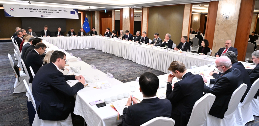 Kim Hong Kyun, erster stellvertretender Vizeminister, führt am 28. Februar am Gebäude des Ministeriums für Auswärtige Angelegenheiten in Jongno-gu, Seoul, das Geschäftsessen mit der Botschaftsgruppe der Vereinten Nationen in Korea ⓒ Ministerium für Auswärtige Angelegenheiten