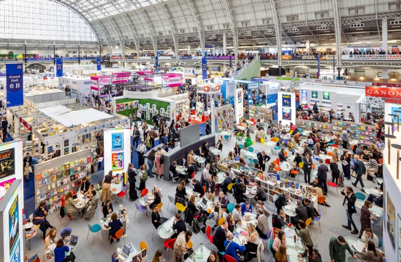 Das Ministerium für Kultur, Sport und Tourismus betreibt bei der 54. Londoner Buchmesse, die vom 11. März bis zum 13. März im Olympia London stattfindet, einen Werbestand zur Beratung von koreanischen Büchern. Foto der 53. Londoner Buchmesse, die vom 12. März bis zum 14. März letzten Jahres veranstaltet wurde ⓒ Offzielle Facebookseite der Londoner Buchmesse