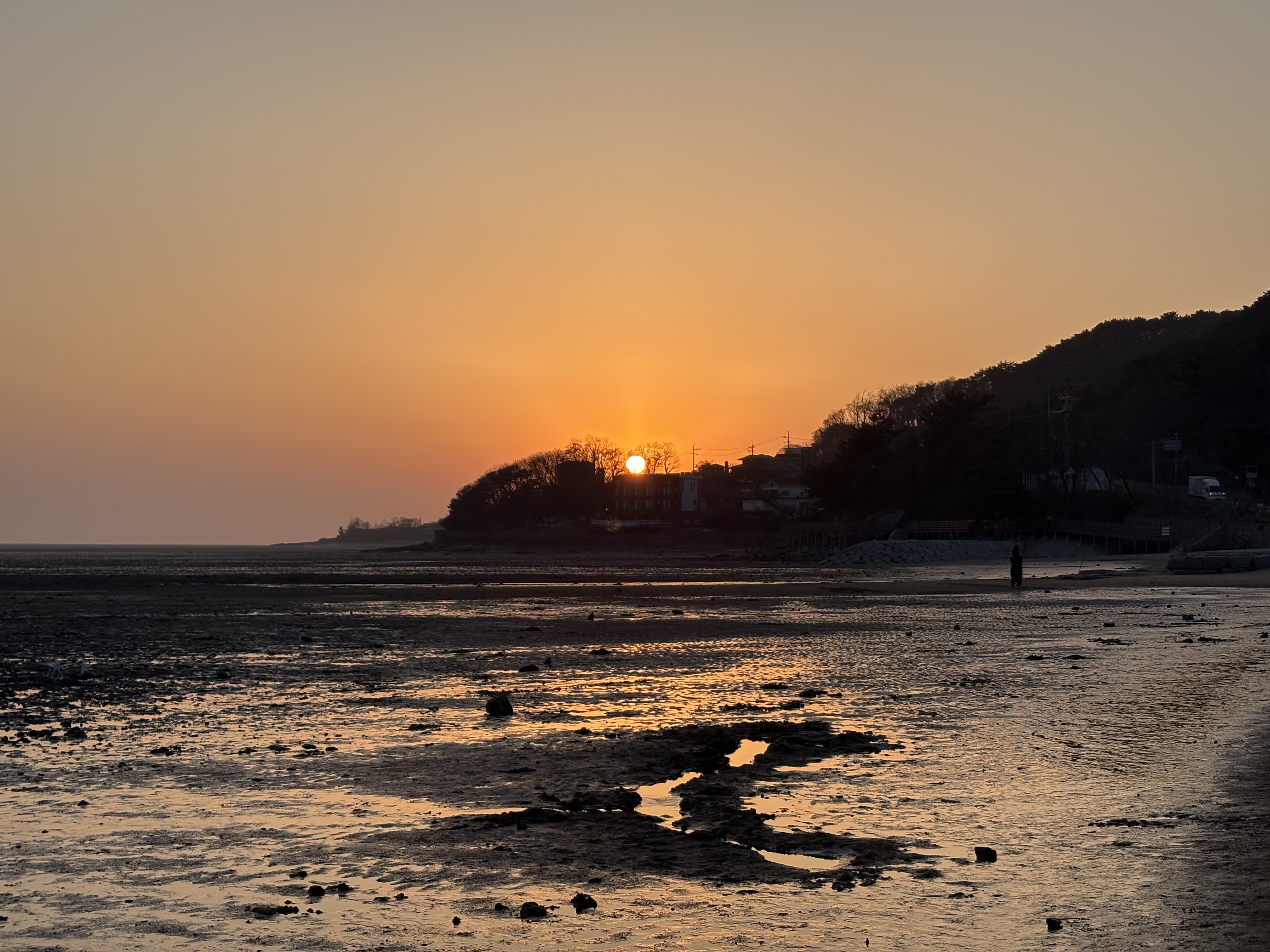 Sonnenuntergang am Strand Dongmak auf der Insel Ganghwado