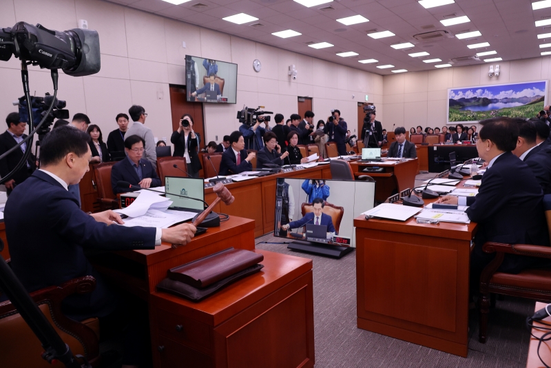 Foto der Sitzung vom Sonderausschuss zur Vorbereitung des APEC-Gipfels 2025 vom 7. April im Parlament in Yeouido in Seoul ⓒ Yonhap News