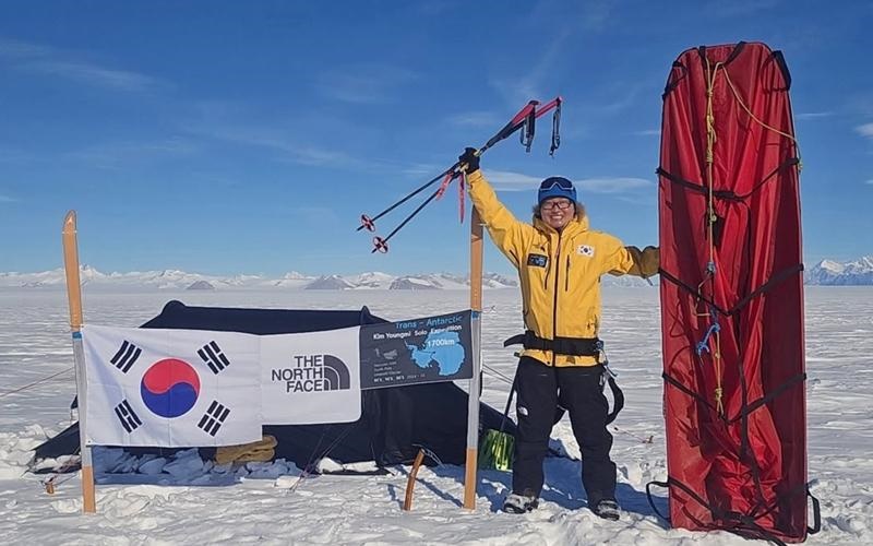 Die koreanische Bergsteigerin KIM YOUNGMi auf dem Leverett-Gletscher am 17. Januar ⓒ Instagram von KIM YOUNGMI