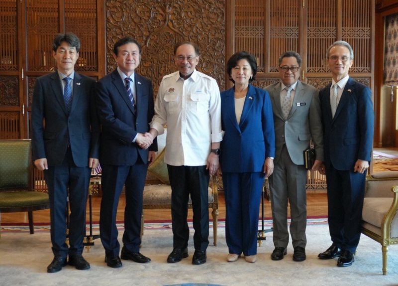 Die koreanische Delegation unter der Führung von Kim Young-choon, dem ehemaligen Minister für Ozean und Fischerei (Zweiter von links), besuchte vom 23. Juli bis zum 24. Juli Kuala Lumpur, Malaysia ⓒ Ministerium für Auswärtige Angelegenheiten 