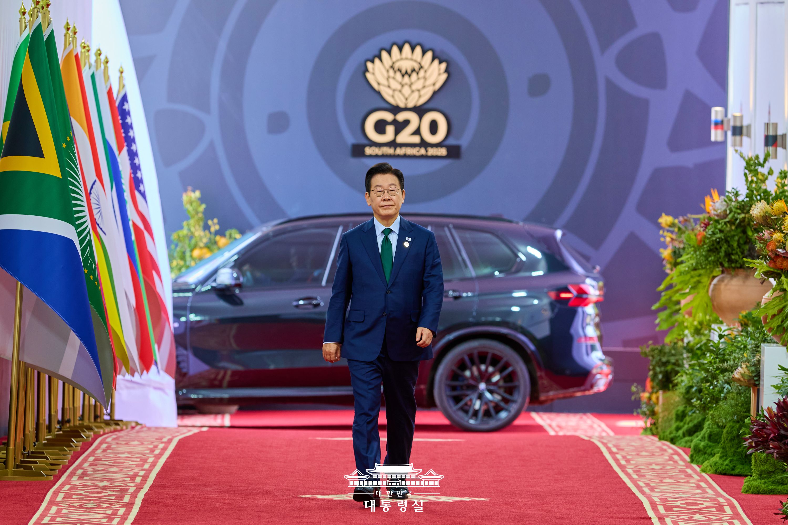 Präsident Lee Jae Myung tritt am 25. November ins Nasrec Expo Centre in Johannesburg, Südafrika, für das G20-Gipfeltreffen ein ⓒ Präsidialamt der Republik Korea