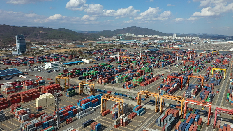 Foto des Containerterminals im Gwangyang-Hafen in der Provinz Jeollanam-do ⓒ Yeosu Gwangyang Port Authority